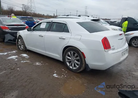 2018 Chrysler 300 Limited Awd z USA, uszkodzony, nr VIN 2C3CCAKG5JH256379
